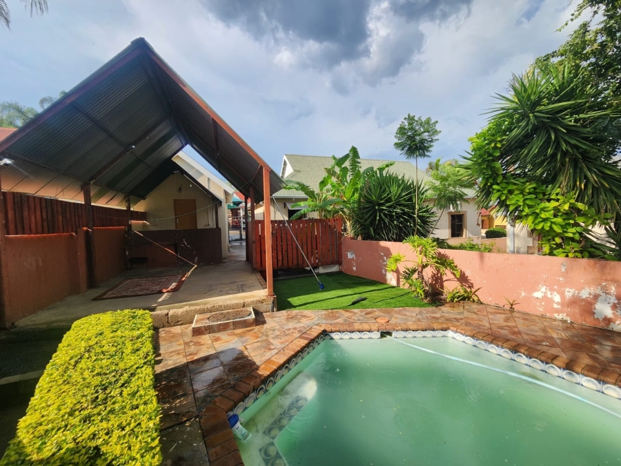 3 Bedroom Property for Sale in Geelhoutpark North West